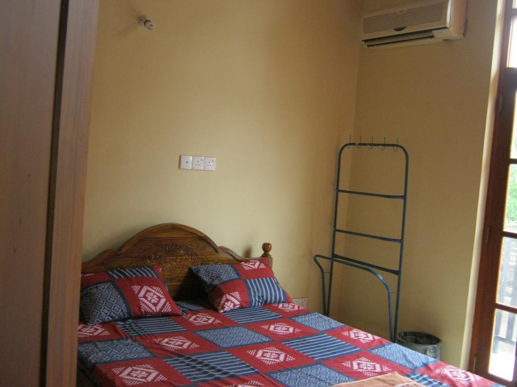 Aurora - Negombo Budget Hostel Room photo