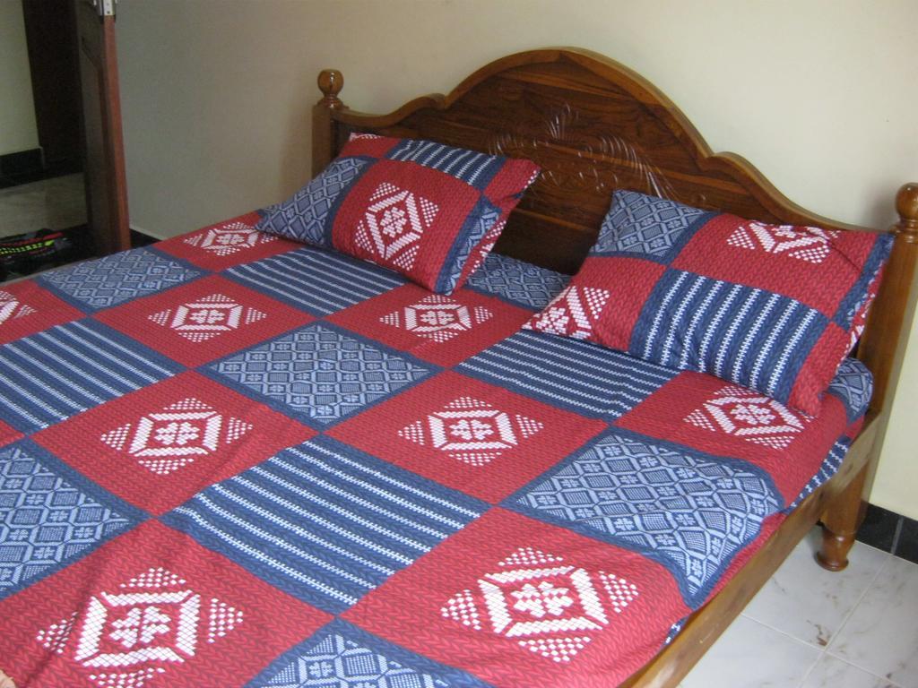 Aurora - Negombo Budget Hostel Room photo