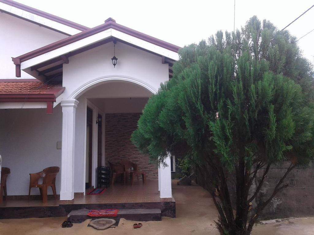 Aurora - Negombo Budget Hostel Exterior photo