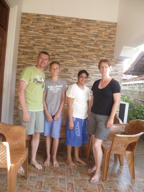 Aurora - Negombo Budget Hostel Exterior photo
